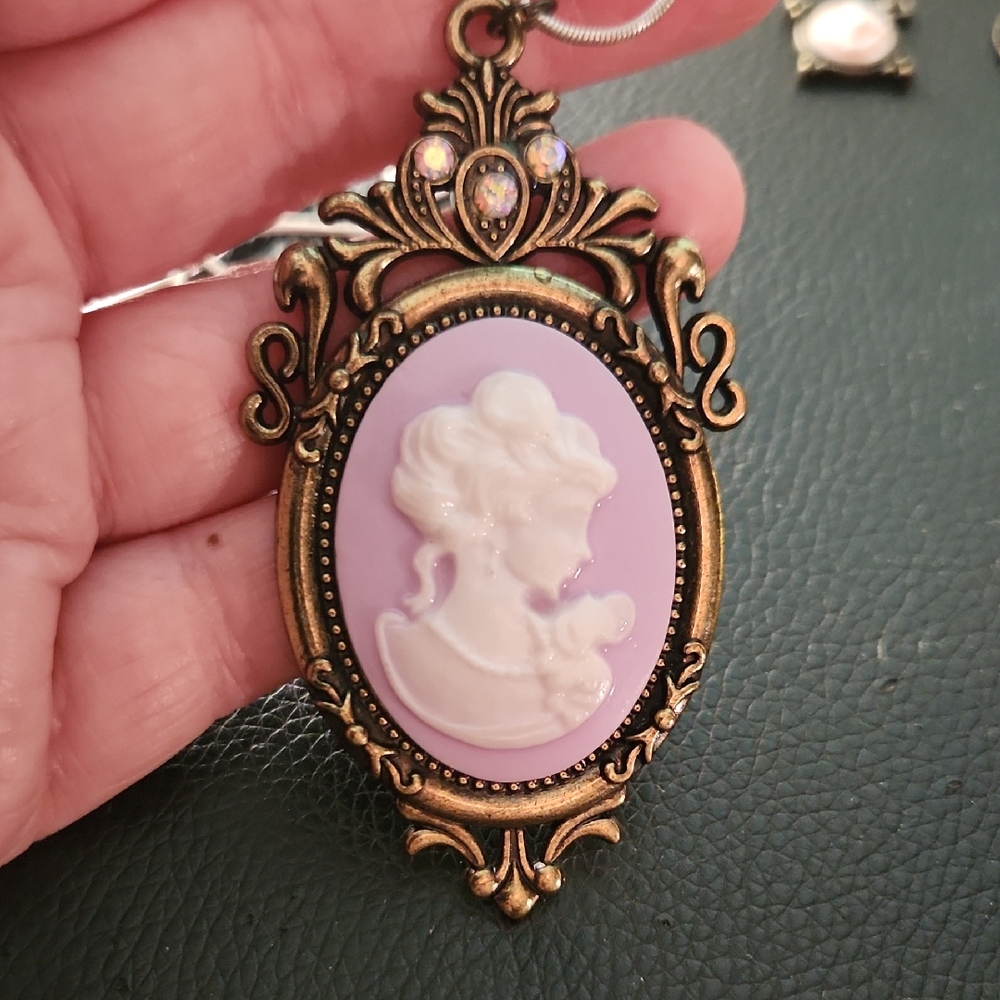 Purple Cameo Pendant Necklace